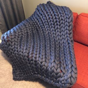 Ohhio Chunky Knit Braided Blanket